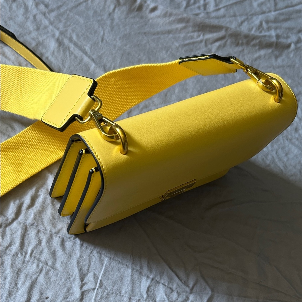 Elegant Yellow Crossbody Sachtel Bag - Picture 3 of 7